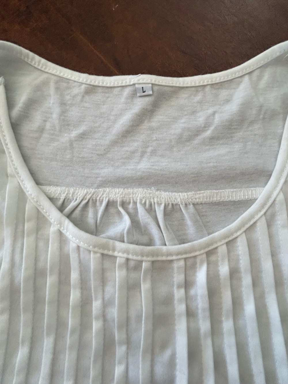 Sleeveless Woman’s White Floral Pintuck Swing Top Gorgeous Lightweight SZ L EUC - Picture 8 of 14